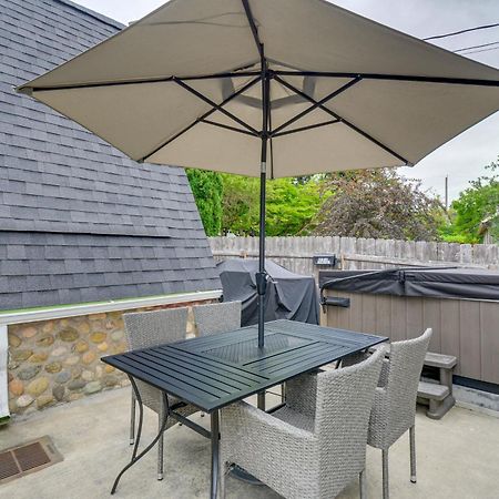 Puget Sound Cabin With Hot Tub And Water Views! Bremerton Eksteriør bilde