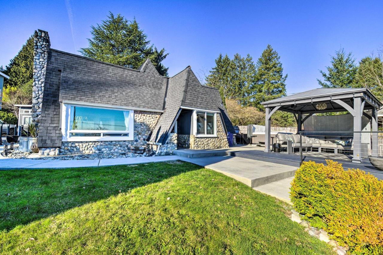 Puget Sound Cabin With Hot Tub And Water Views! Bremerton Eksteriør bilde