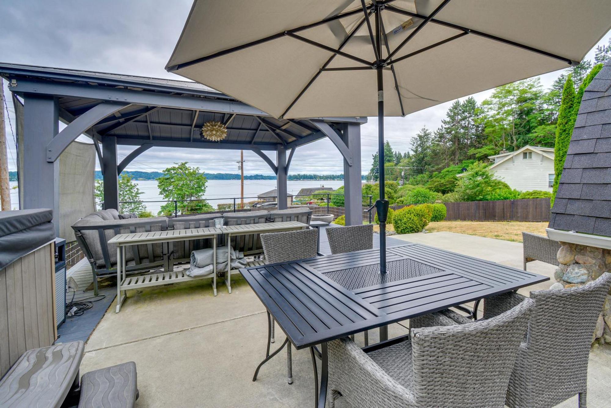 Puget Sound Cabin With Hot Tub And Water Views! Bremerton Eksteriør bilde